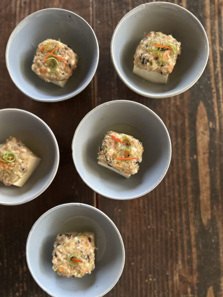 ベトナム料理　豆腐の蒸し物