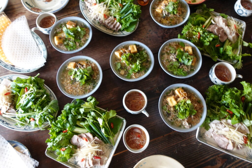 ベトナムのおかってレッスン風景 ハノイの飲めるお餅　banh duc nong